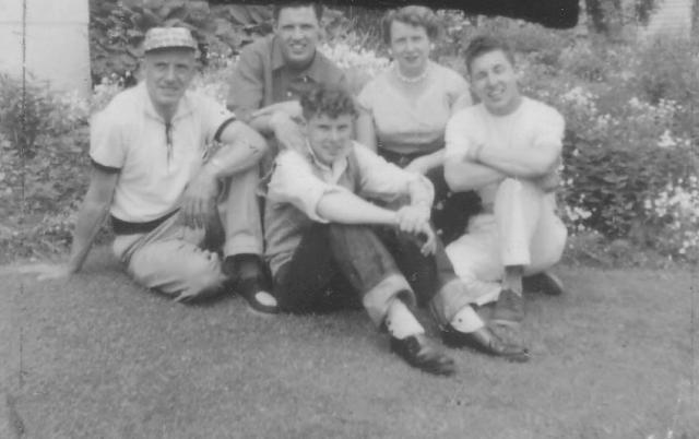James, Jim, Bessie & Dave Anderson4 with Jimmy Arthur approx 1953