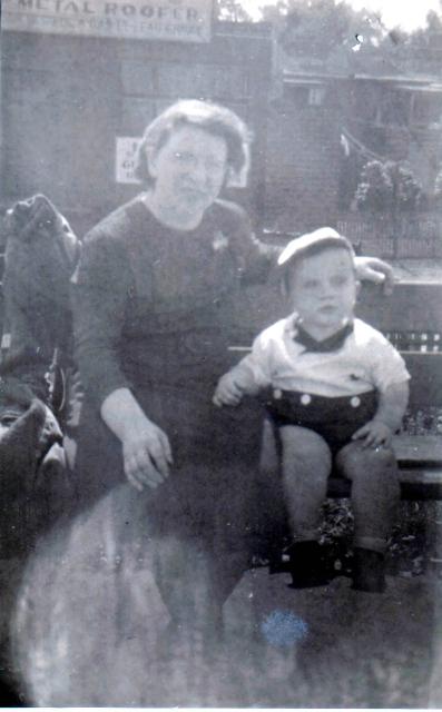 Jeannie Anderson & David 4 circa 1942-3