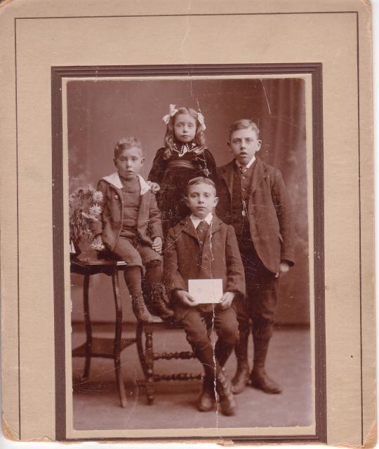 Dave3, George, Bessie & James Anderson circa 1908-9